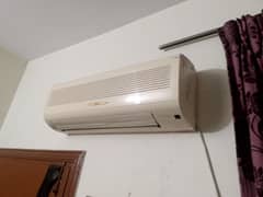 Sanyo 1 Ton Split AC (one hand use)