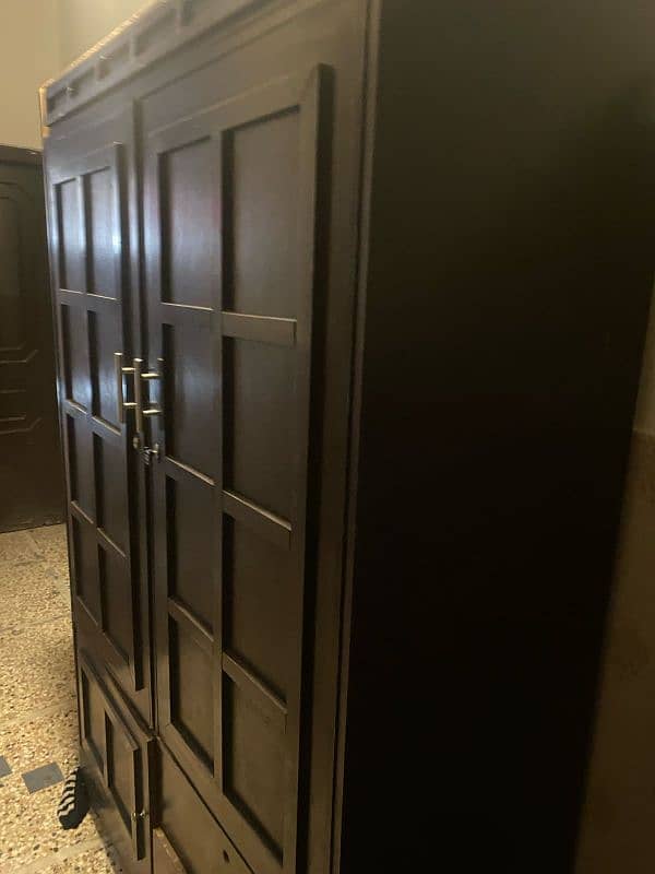 wardrobe Almari 1