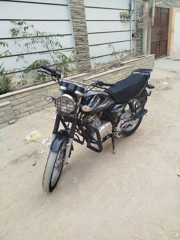 Suzuki GS SE 150 MODEL 2022 Karachi number 1