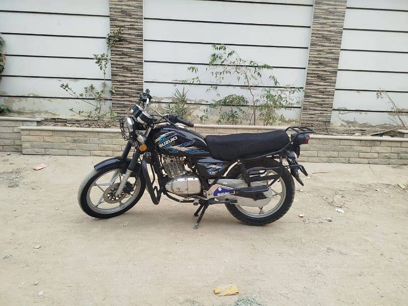 Suzuki GS SE 150 MODEL 2022 Karachi number 3