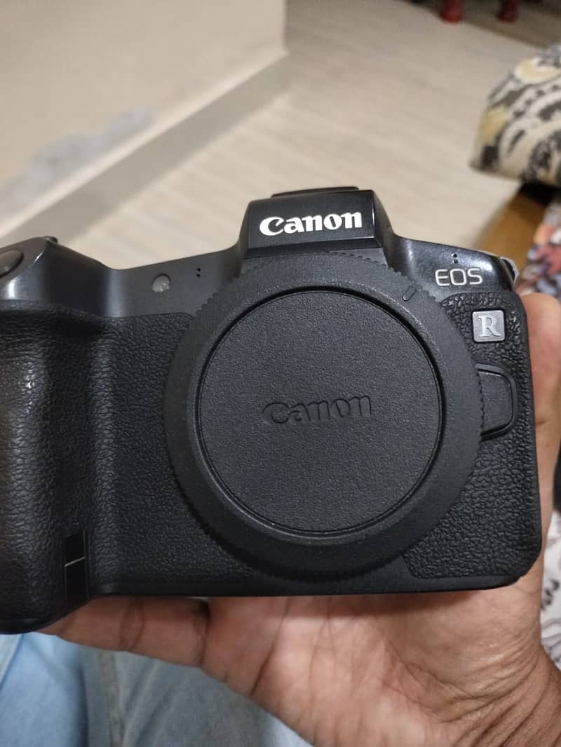 Assalamualaikum  Canon R body  with canon mount adapter with complete 0