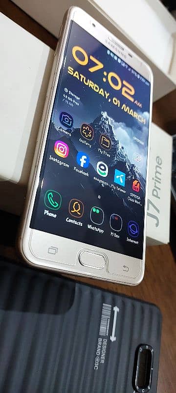 Samsung j7 prime Dual (Excellent condition) 100% all functions works 0