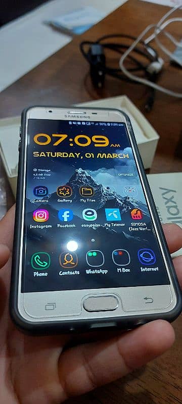 Samsung j7 prime Dual (Excellent condition) 100% all functions works 12