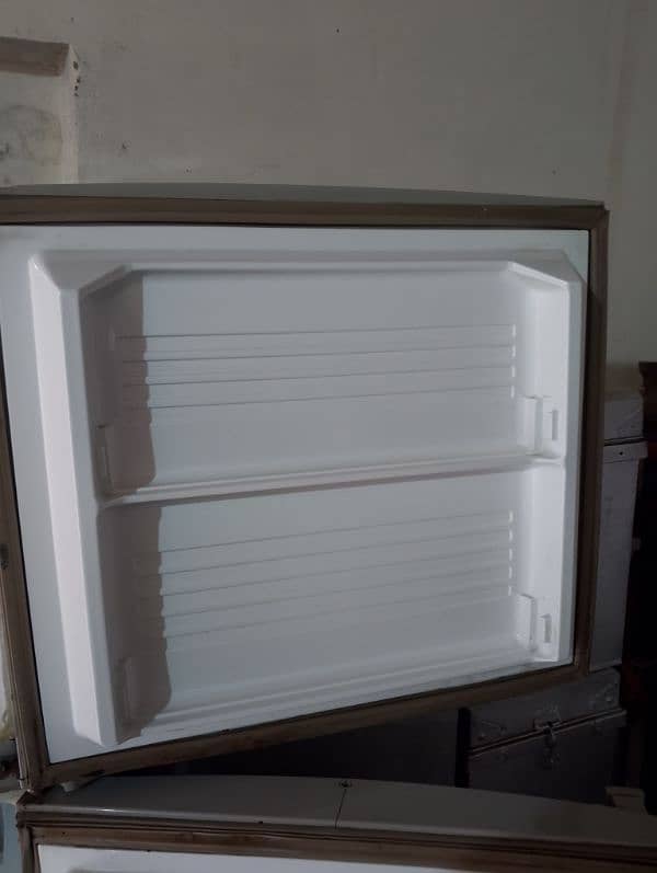 Dawlance Medium Fridge 2