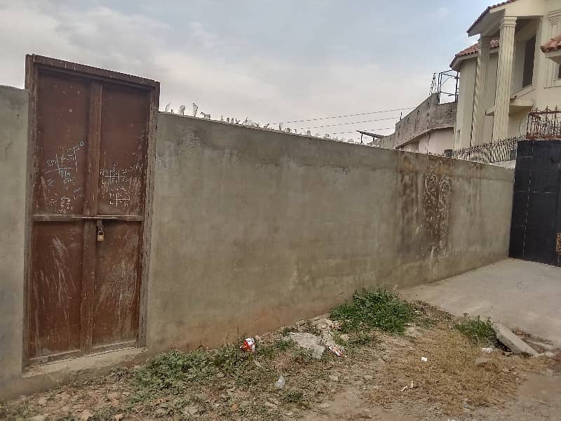 1 Kanal Plot Near To Park Road Ayub Park 2