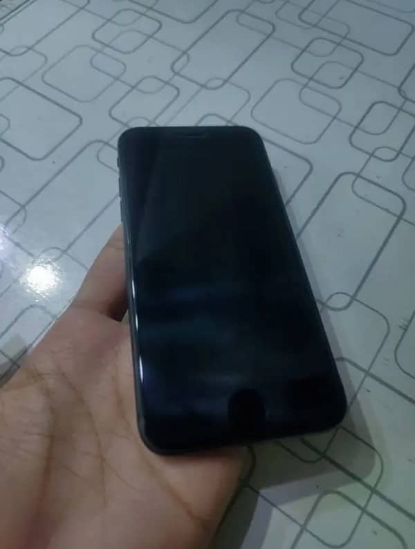 iphone 8 non PTA 4