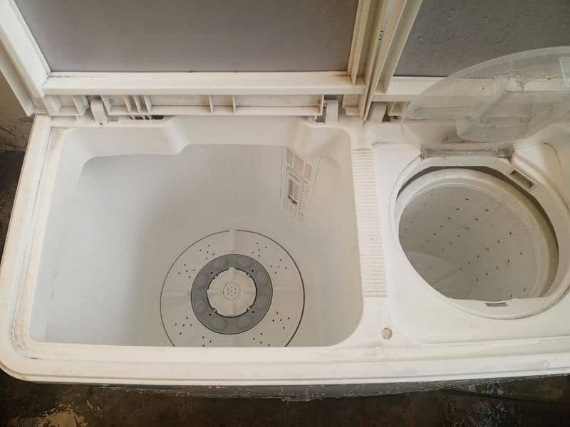 Kelwood washing machine turbo 10 KG working condition no repairing 5