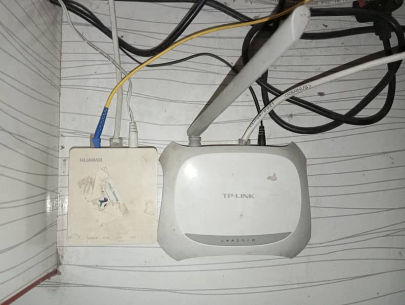 Tp link router and fiber converter 0