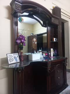 5x3 feet excellent condition dressing table for sale