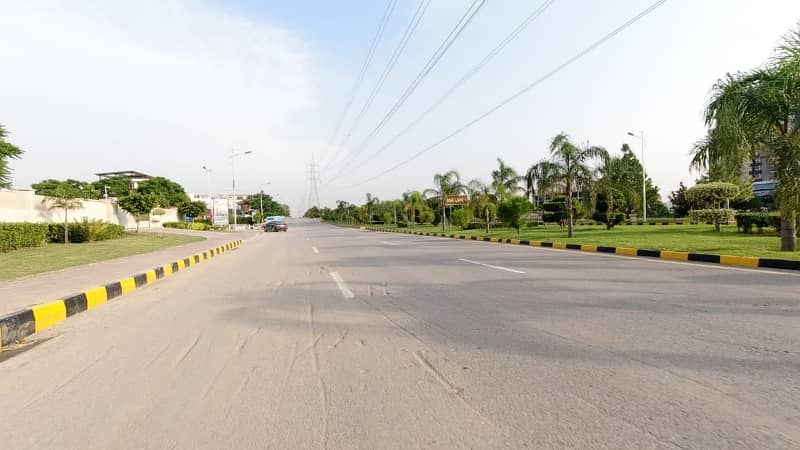 1 kanal plot available for sale in MPCHS block C 7