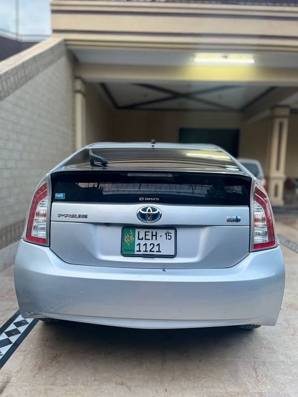 toyota prius 2