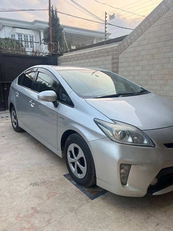 toyota prius 4