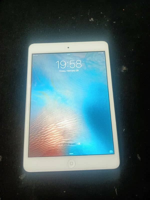 Apple ipad  16 GB ram 1