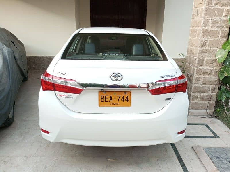 Toyota Corolla GLI 2015 Automatic Excellent Condition in DHA Karachi 5