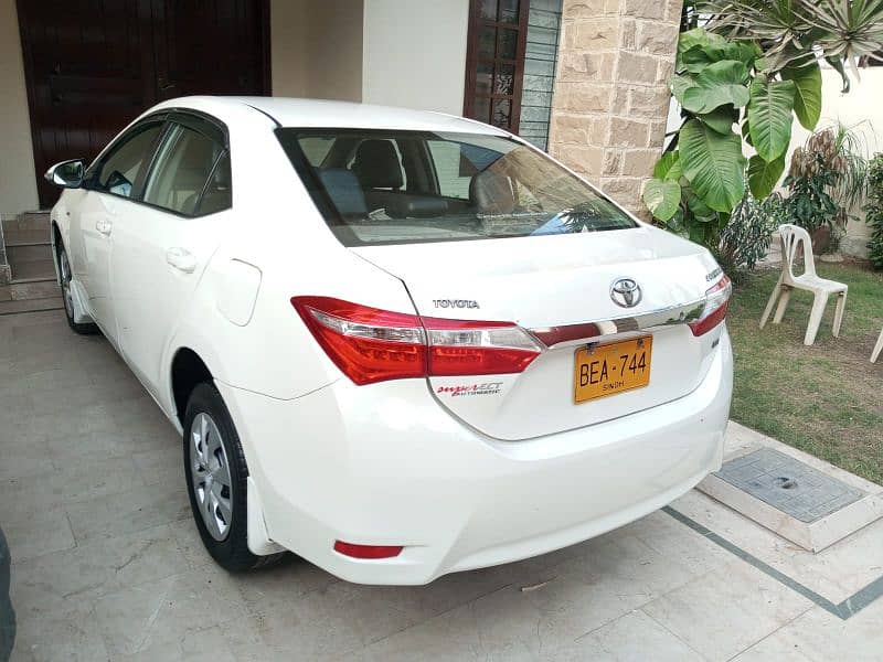 Toyota Corolla GLI 2015 Automatic Excellent Condition in DHA Karachi 7