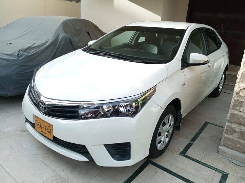 Toyota Corolla GLI 2015 Automatic Excellent Condition in DHA Karachi 8