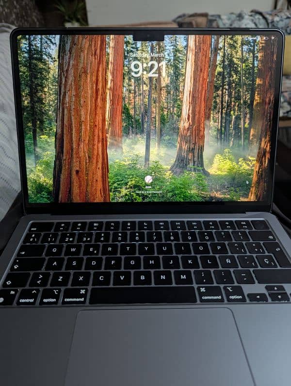 Apple Macbook Air M2  New | JUST 40 cycles 0