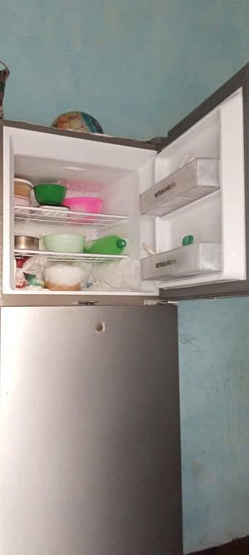 Haier fridge hrf 336 3