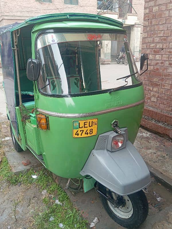 new Asia riksha fine condition bus le aur chlain 1 5