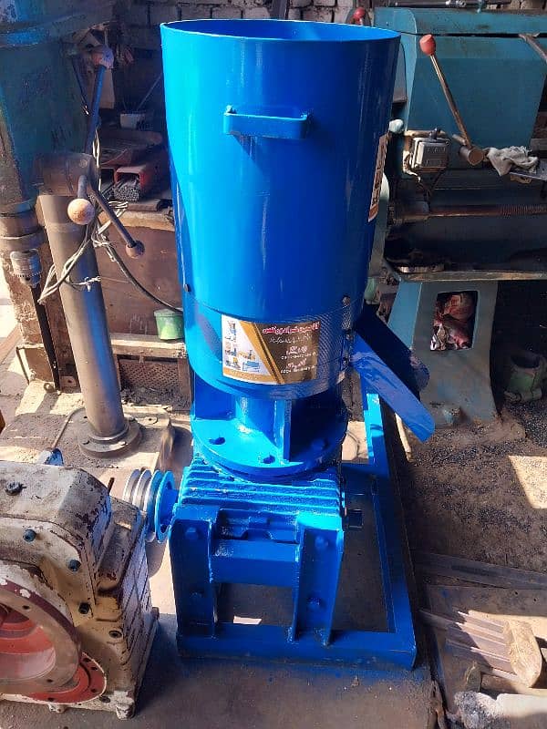 feed pellets and wood pellets making machine 10