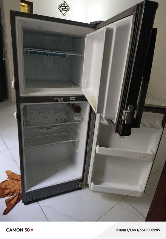 Dawlance fridge small size 0