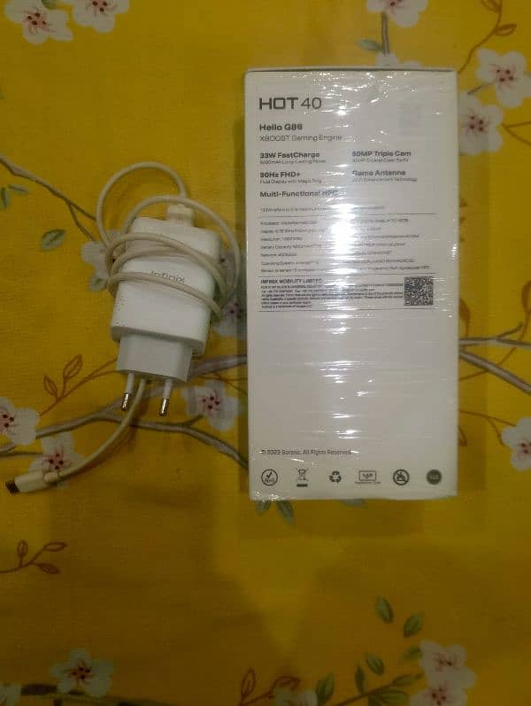 Infinix hot 40 mobile blue colour 256/8 genuine brand new condition 15