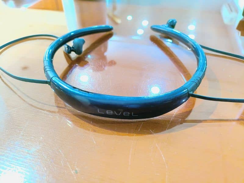 Samsung Level U Bluetooth Headphones 0