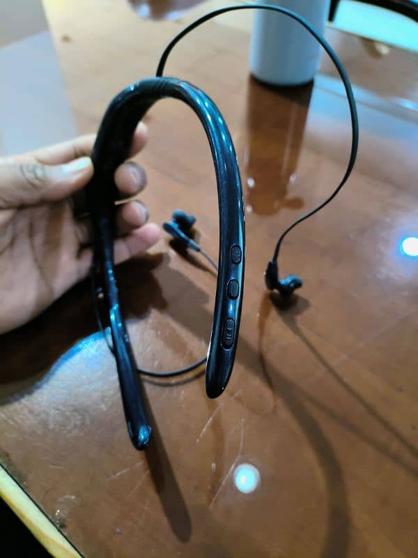 Samsung Level U Bluetooth Headphones 2