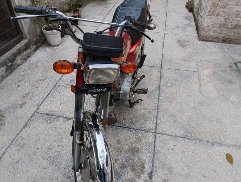 united 125 bike us euro-2 red colour Lahore number good condition 7