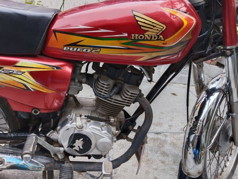 united 125 bike us euro-2 red colour Lahore number good condition 8