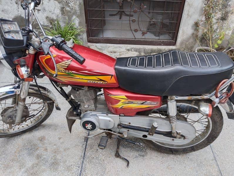 united 125 bike us euro-2 red colour Lahore number good condition 9