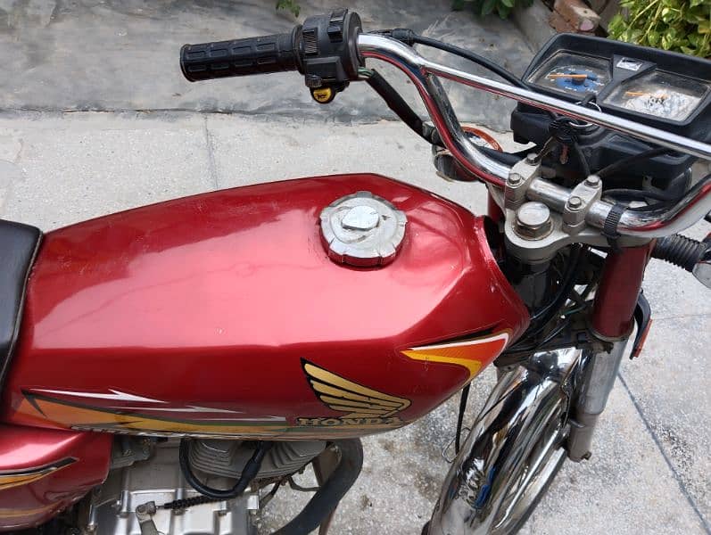 united 125 bike us euro-2 red colour Lahore number good condition 16