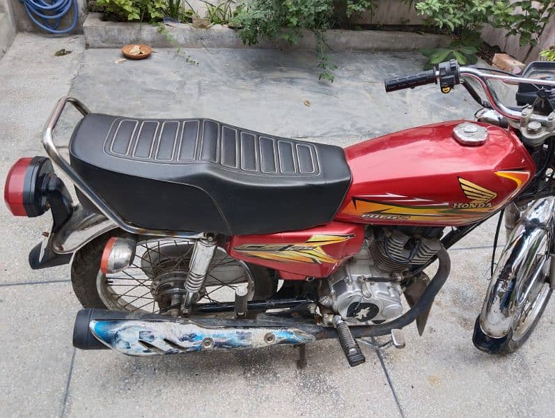 united 125 bike us euro-2 red colour Lahore number good condition 18