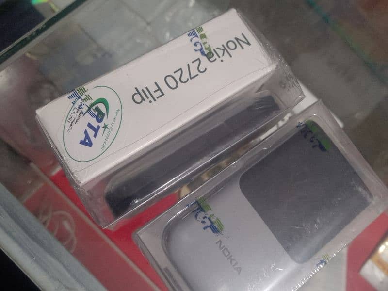 Nokia 2720flip dual sim box pack 3