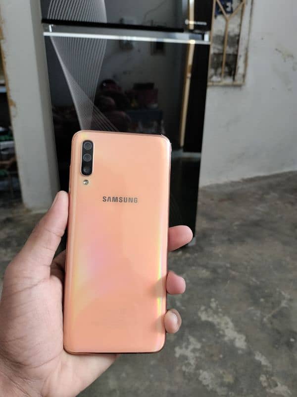 Samsung galaxy A70 For sale 6.128gb 0