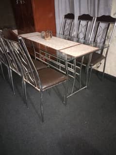 6 seater glass dinning table with free runner