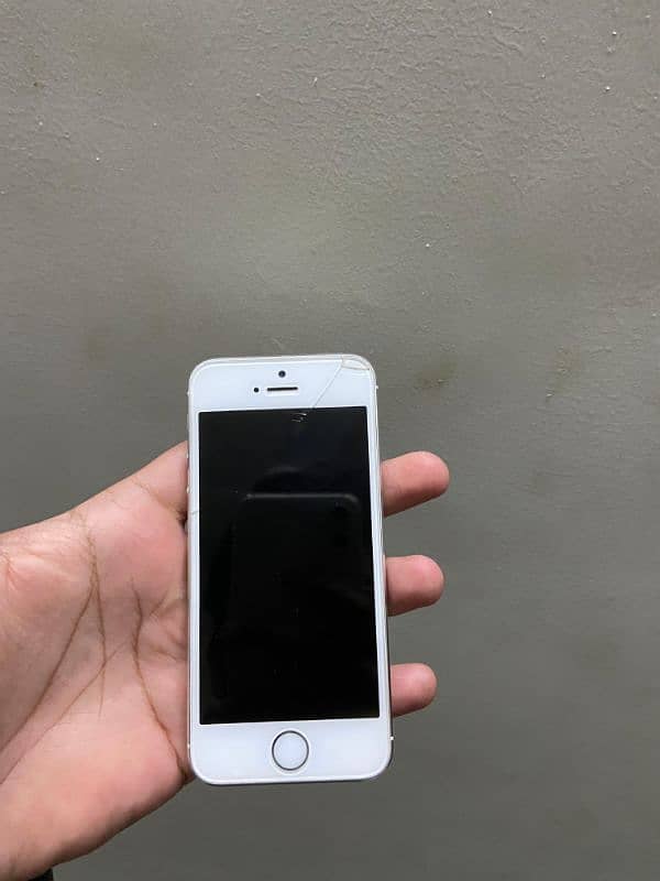 IPhone 5s Memory 16GB Non Pta Ad Par Kar Rabta Kary Thanks 4