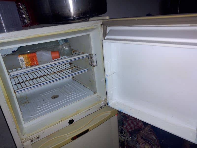 dawlance fridge ok original ges pe hai 4