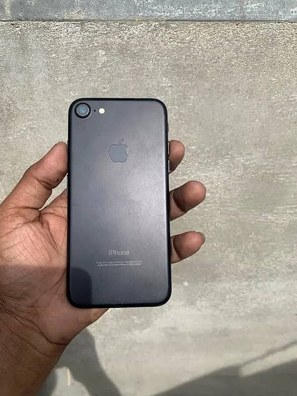 Apple iPhone 7 2