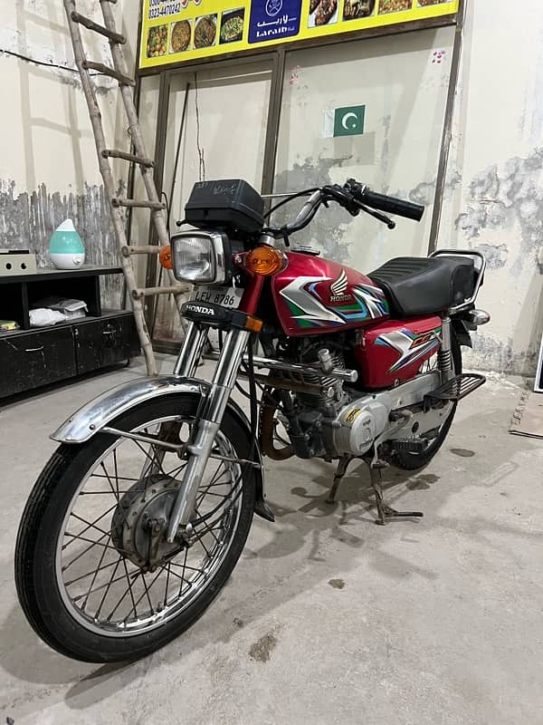 Honda BG 125 1