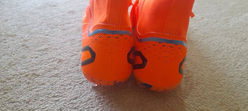 NEW FOOTBOLL SHOES 3