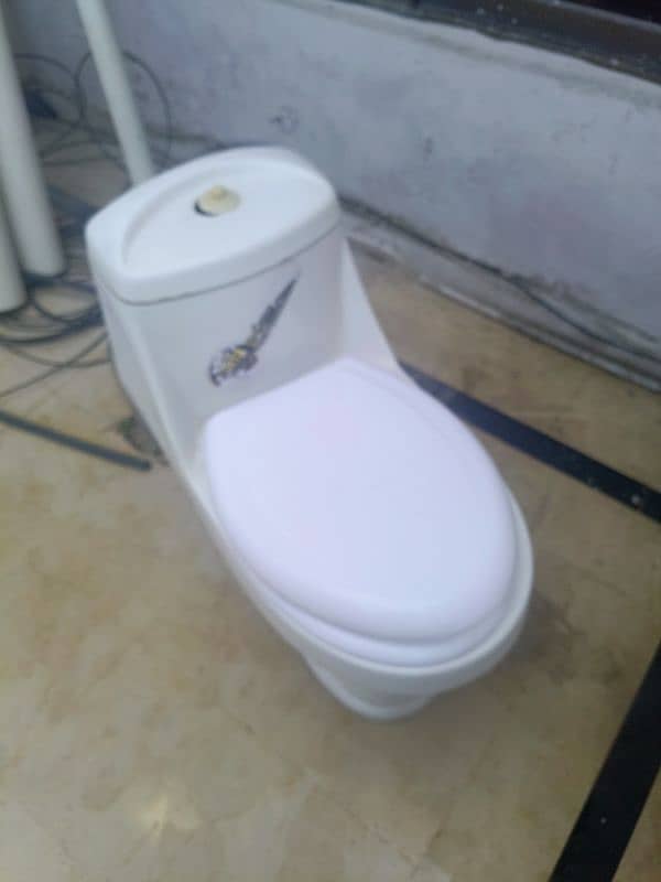 almost new commode 2