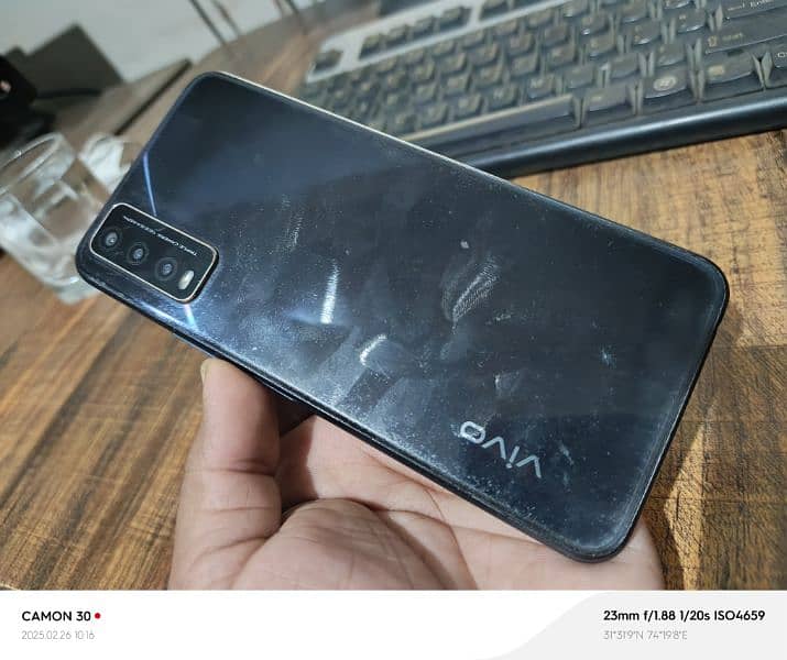 I am selling my phone vivo Y20 4g 64g. call 03146504865 8