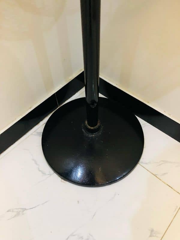 pedestal fan in excellent condition 4