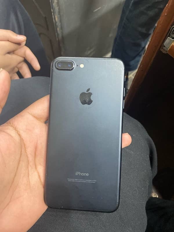 iPhone 7 Plus 32 gb with box factory unlock 4