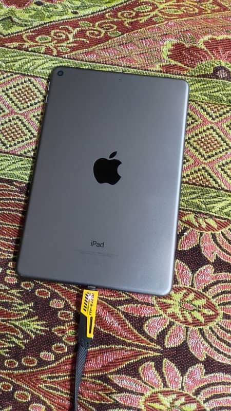 iPad mini 5 ha best for pubg ha or 10/9 ha  price 35000. finall ha 1