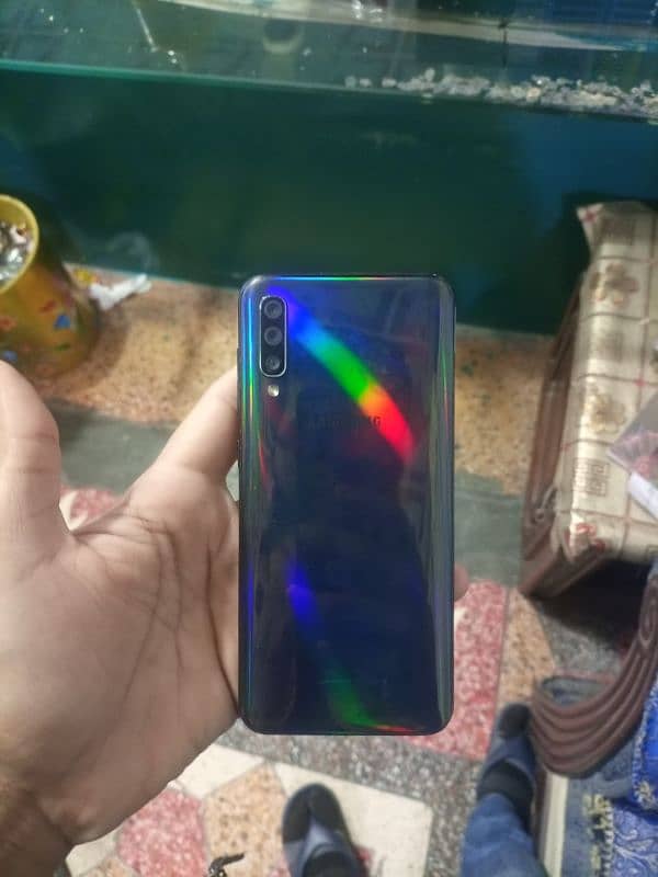 Samsung Galaxy A50.4/64. Condition 9/10 2