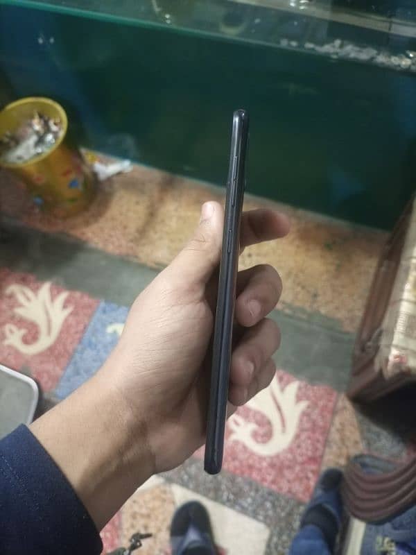 Samsung Galaxy A50.4/64. Condition 9/10 5