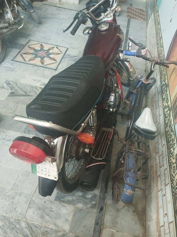 Honda  125 model 2015 Nmber Faisalabad ka  location joharabad khushab 2