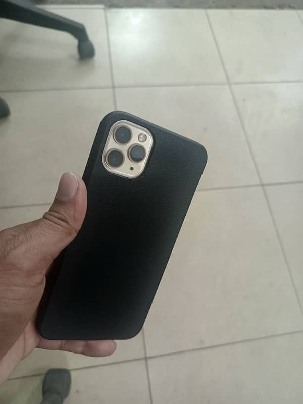 IPhone 11 Pro Max ( full final 70,000 ) 0324,9202099 0301,6660040 4